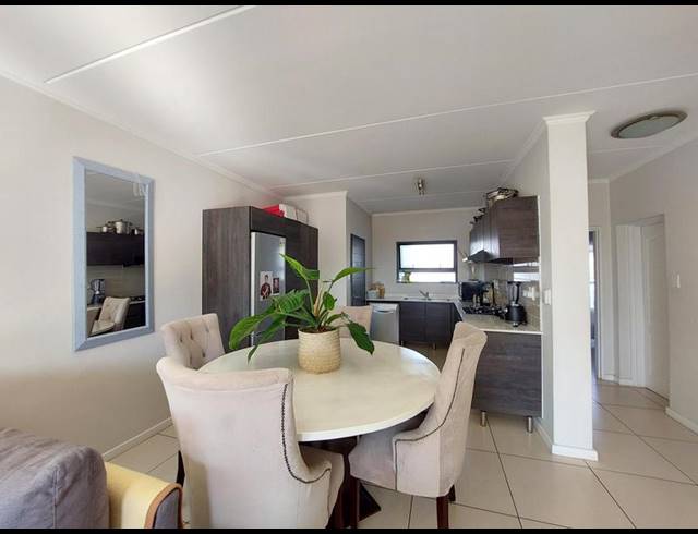 2 BEDROOM APARTMENT FOR SALE IN FOURWAYS